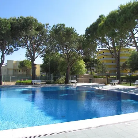 Flat And Poolside Bliss - Beahost 아파트 비비오네